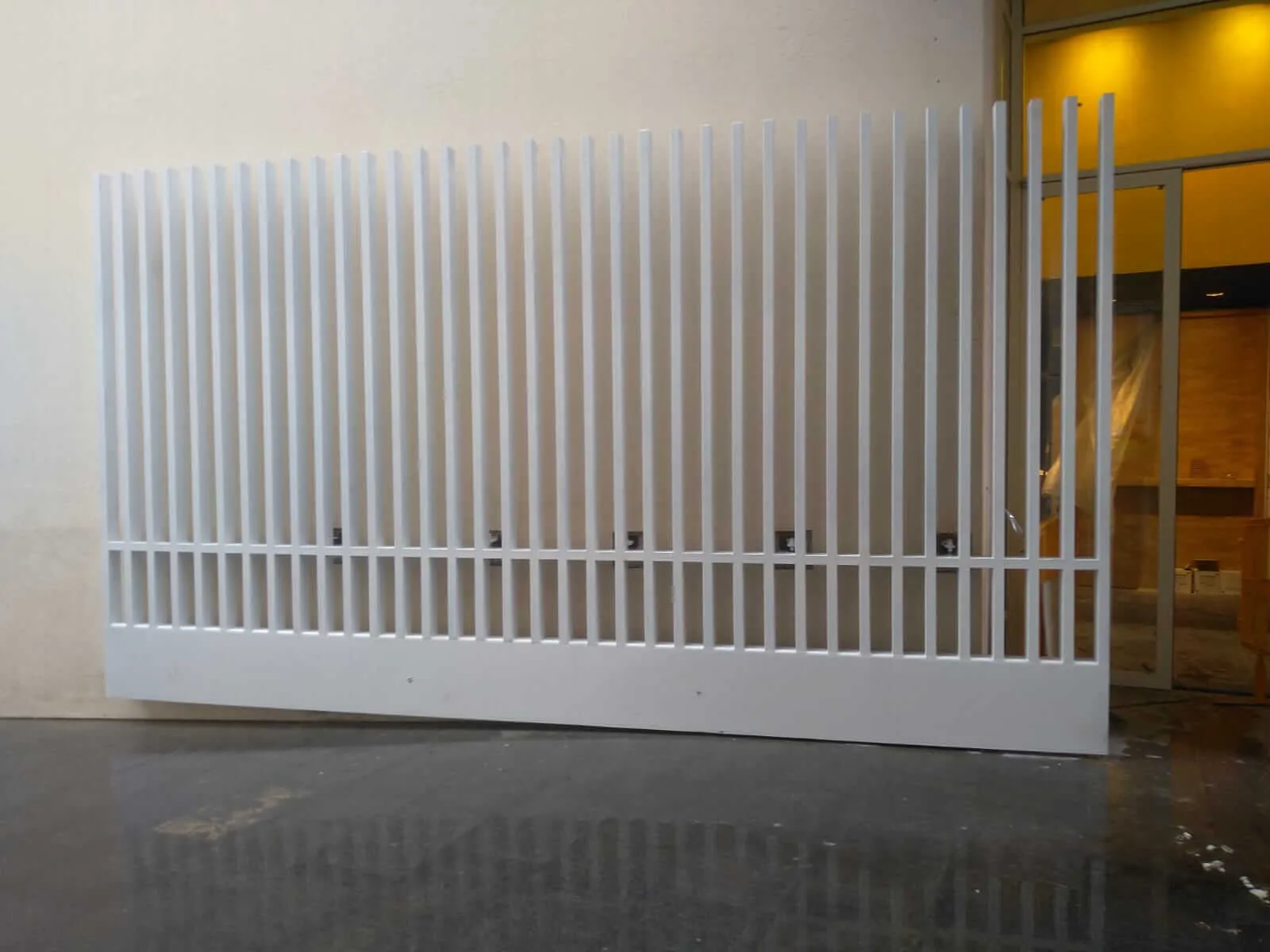 Fabricación y colocación de puerta en el museo Macba de Barcelona